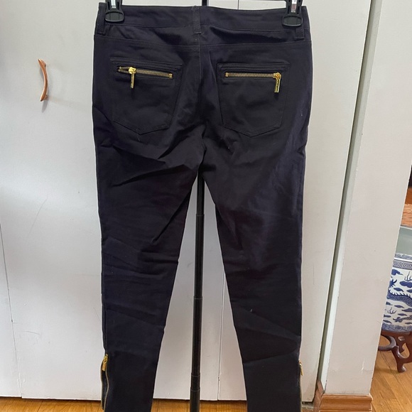 Micheal Kors pants. Worn a few times. - Picture 6 of 9